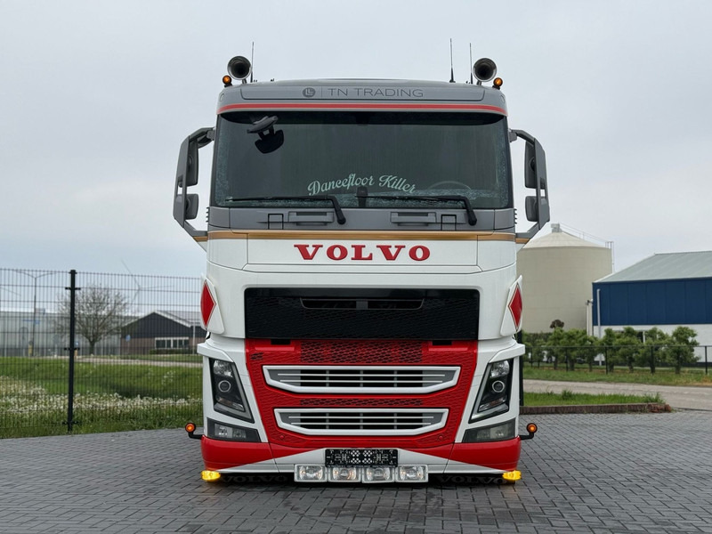 Volvo FH 13.500 SHOWTRUCK, VOLLUCHT, EURO 6, 6X2/4, PTO, SHOW INTERIEUR. - وحدة جر: صورة 2 Volvo FH 13.500 SHOWTRUCK, VOLLUCHT, EURO 6, 6X2/4, PTO, SHOW INTERIEUR. - وحدة جر: صورة 2