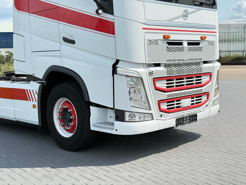 Volvo FH 13.540XL KB VIN, I-PARK COOL, STEEL/AIR, 2 TANKS, FULL SPOILER. - وحدة جر: صورة 2 Volvo FH 13.540XL KB VIN, I-PARK COOL, STEEL/AIR, 2 TANKS, FULL SPOILER. - وحدة جر: صورة 2