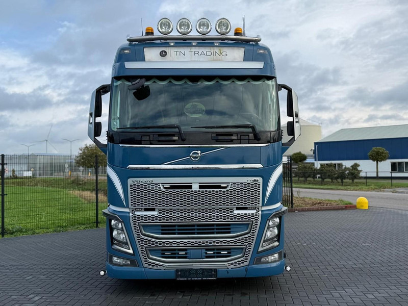Volvo FH16.650 VOLLUCHT, HYDRAULIEK, SHOW INTERIEUR, DYNAMIC STEERING. - وحدة جر: صورة 4 Volvo FH16.650 VOLLUCHT, HYDRAULIEK, SHOW INTERIEUR, DYNAMIC STEERING. - وحدة جر: صورة 4
