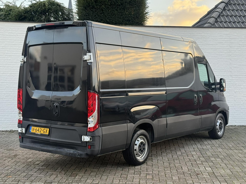 Iveco Daily-35S13V 2.3 352 H3 L Airco Cruise 3 Zits Radio cd Usb Goed onderhouden - فان: صورة 2 Iveco Daily-35S13V 2.3 352 H3 L Airco Cruise 3 Zits Radio cd Usb Goed onderhouden - فان: صورة 2