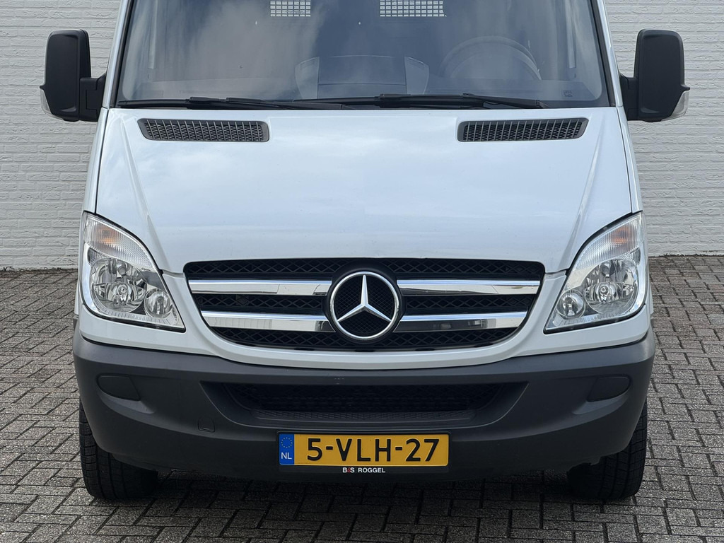 Mercedes-Benz Sprinter-213 2.2 CDI 366 DC 2x Schuifdeur Airco Imperiaal Treeplank Trekhaak 3 Zitplaatsen - فان: صورة 3 Mercedes-Benz Sprinter-213 2.2 CDI 366 DC 2x Schuifdeur Airco Imperiaal Treeplank Trekhaak 3 Zitplaatsen - فان: صورة 3
