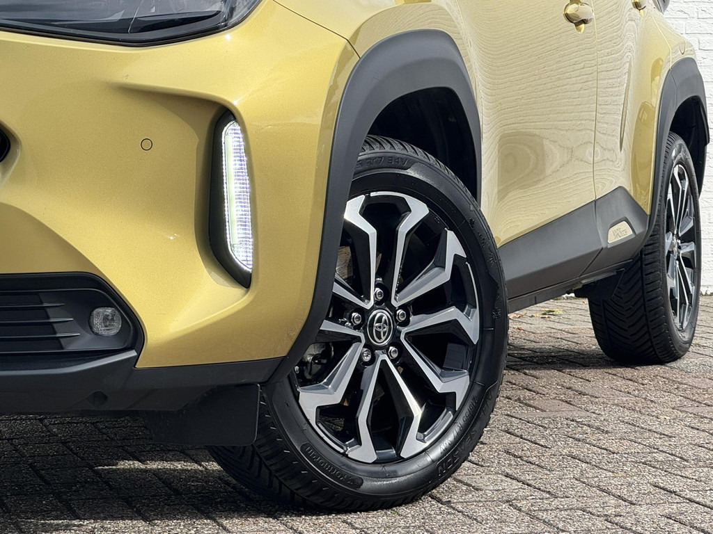 Toyota Yaris Cross-1.5 Hybrid Dynamic Camera Pdc Navigatie Led verlichting Carplay Clima Stoelverwarming - سيارة دفع رباعي: صورة 5 Toyota Yaris Cross-1.5 Hybrid Dynamic Camera Pdc Navigatie Led verlichting Carplay Clima Stoelverwarming - سيارة دفع رباعي: صورة 5