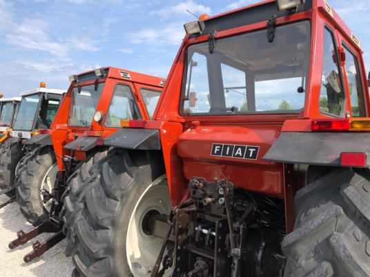Fiat 880 DT tracteur - جرار: صورة 4 Fiat 880 DT tracteur - جرار: صورة 4