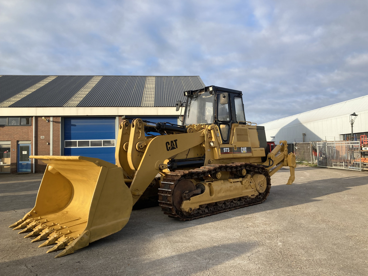 CATERPILLAR 973 - اللودر المجنزر: صورة 1 CATERPILLAR 973 - اللودر المجنزر: صورة 1