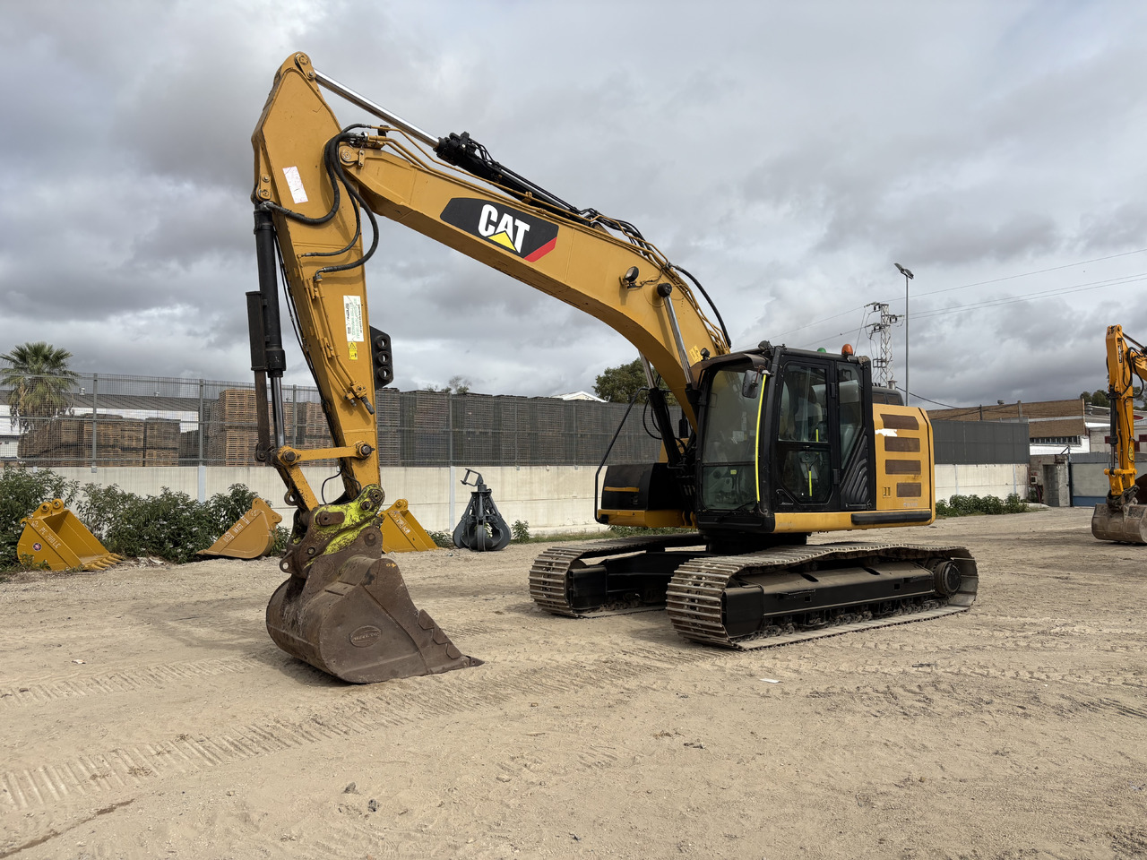 CATERPILLAR 320EL RR - حفار زحاف: صورة 1 CATERPILLAR 320EL RR - حفار زحاف: صورة 1