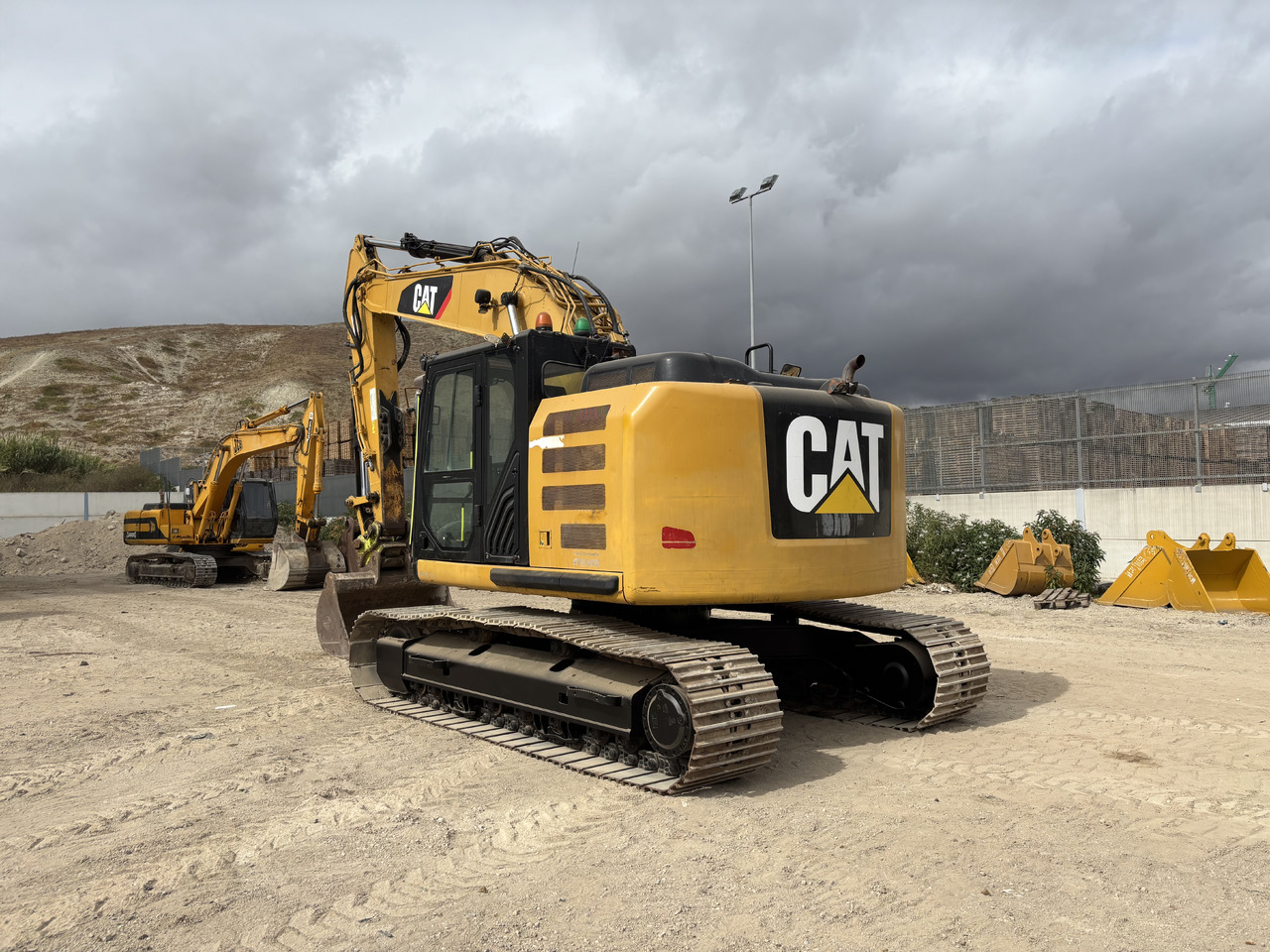 CATERPILLAR 320EL RR - حفار زحاف: صورة 3 CATERPILLAR 320EL RR - حفار زحاف: صورة 3