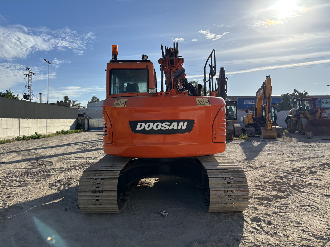 DOOSAN DX140-3 - حفار زحاف: صورة 4 DOOSAN DX140-3 - حفار زحاف: صورة 4