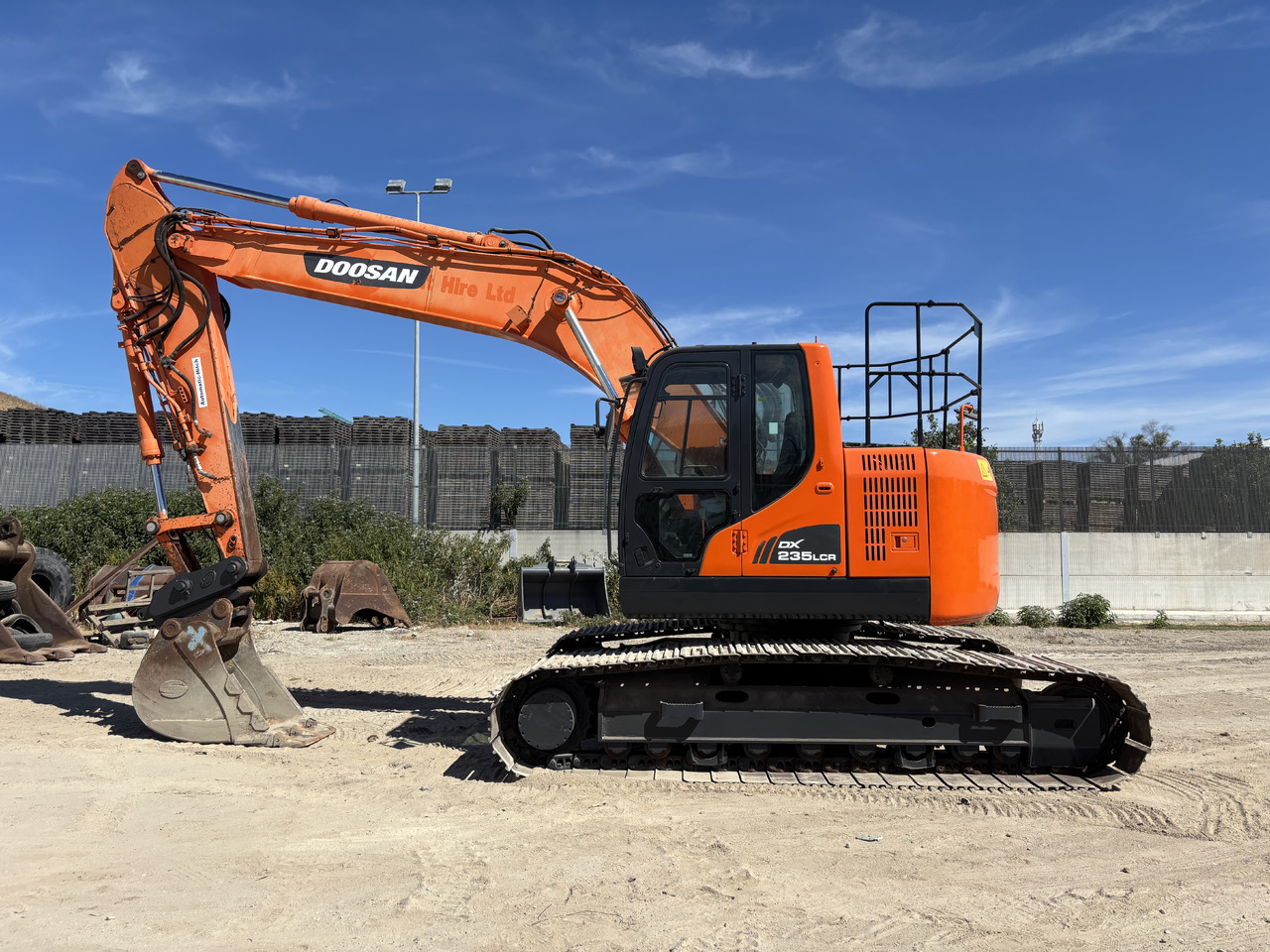 DOOSAN DX235LCR - حفار زحاف: صورة 2 DOOSAN DX235LCR - حفار زحاف: صورة 2