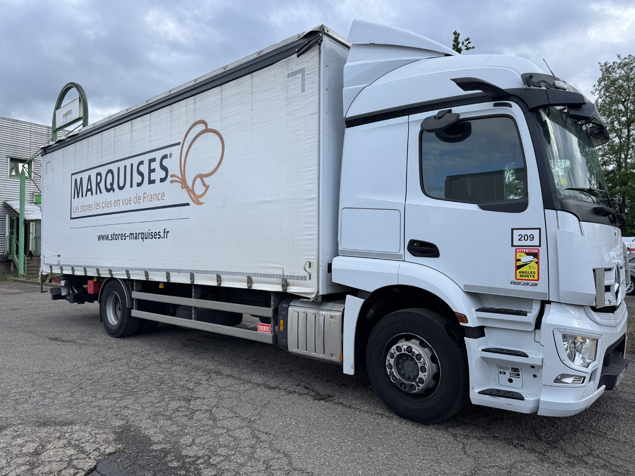 MERCEDES-BENZ Actros - شاحنة ستارة: صورة 1 MERCEDES-BENZ Actros - شاحنة ستارة: صورة 1