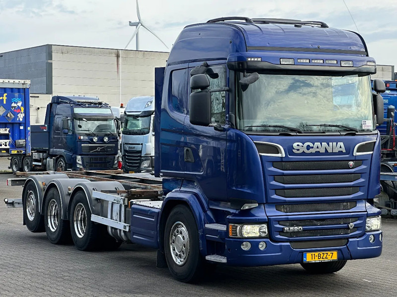 Scania R520 V8 8x4*4 Bdf / Retarder / 2 Tank / Full Air / Euro 6 - شاحنات الحاويات / جسم علوي قابل للتغيير شاحنة: صورة 2 Scania R520 V8 8x4*4 Bdf / Retarder / 2 Tank / Full Air / Euro 6 - شاحنات الحاويات / جسم علوي قابل للتغيير شاحنة: صورة 2