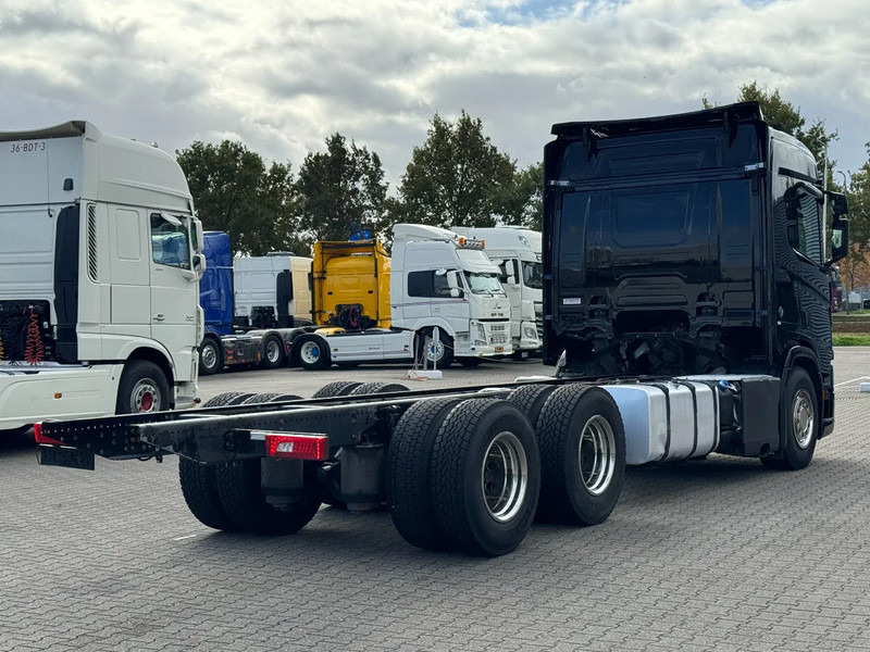 Scania R650 V8 6x4 Chassis Retarder WB 4.50 Only 465tkm! - شاحنة هيكل كابينة: صورة 4 Scania R650 V8 6x4 Chassis Retarder WB 4.50 Only 465tkm! - شاحنة هيكل كابينة: صورة 4