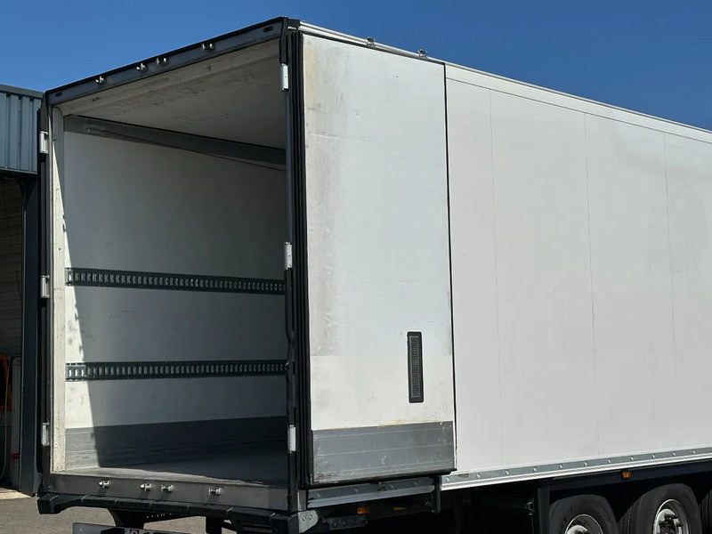 Schmitz Cargobull Carrier Vector 1550 / SAF-Disc / Lift-Axle - نصف مقطورة مُبرِّدة: صورة 5 Schmitz Cargobull Carrier Vector 1550 / SAF-Disc / Lift-Axle - نصف مقطورة مُبرِّدة: صورة 5