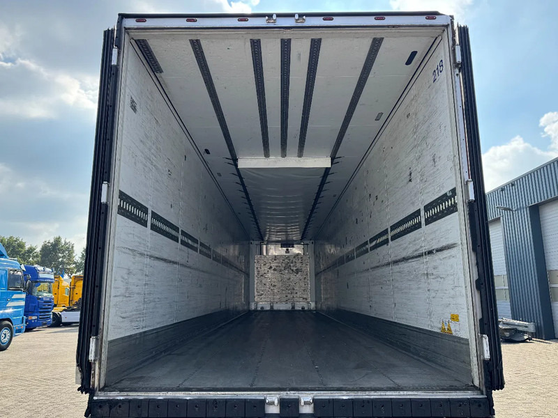 Schmitz Cargobull Thermo King SLXe 300 / Disc Brakes / Lift-Axle / Flower Width - نصف مقطورة مُبرِّدة: صورة 5 Schmitz Cargobull Thermo King SLXe 300 / Disc Brakes / Lift-Axle / Flower Width - نصف مقطورة مُبرِّدة: صورة 5