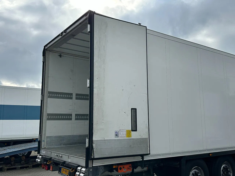 Schmitz Cargobull Thermo King SLXi 300 / Disc-Brakes / Laadklep / APK 9-2026! - نصف مقطورة مُبرِّدة: صورة 5 Schmitz Cargobull Thermo King SLXi 300 / Disc-Brakes / Laadklep / APK 9-2026! - نصف مقطورة مُبرِّدة: صورة 5