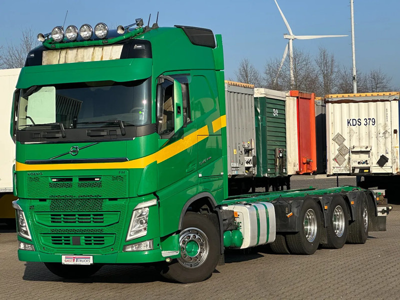 Volvo FH 13.540 Globe XL 8x4*4 Chassis Retarder *447 Tkm* - شاحنة هيكل كابينة: صورة 1 Volvo FH 13.540 Globe XL 8x4*4 Chassis Retarder *447 Tkm* - شاحنة هيكل كابينة: صورة 1