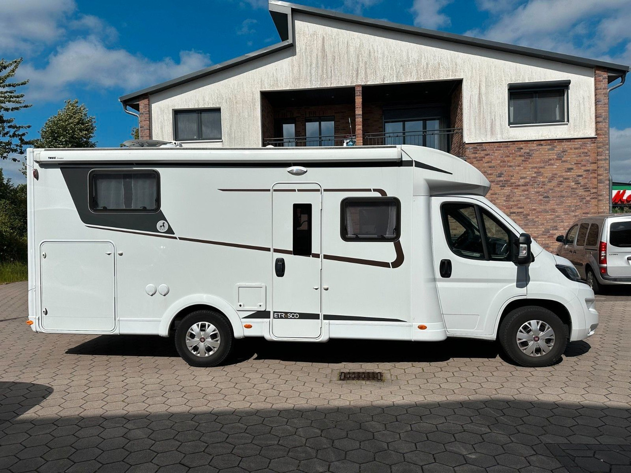 Etrusco T 7300 SB/Einzelbetten+Hubbett/Garage/Klima/TOP - موتر هوم شبه متكامل: صورة 1 Etrusco T 7300 SB/Einzelbetten+Hubbett/Garage/Klima/TOP - موتر هوم شبه متكامل: صورة 1