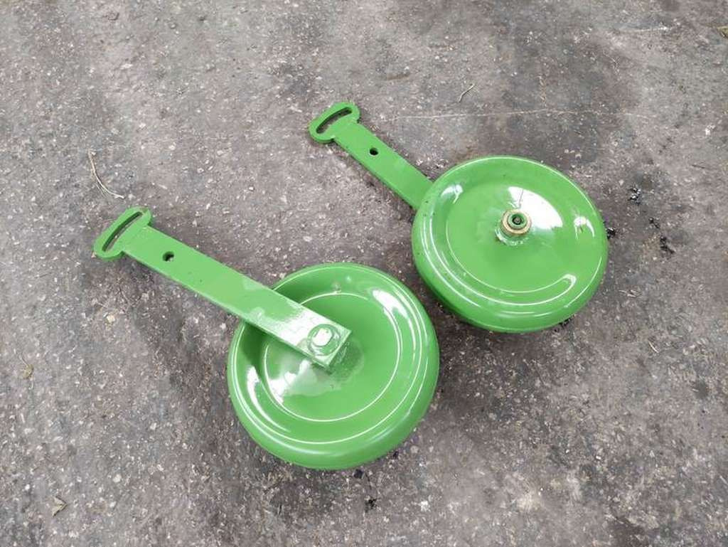 Krone Pick-Up Tasträder (14272) - مكنة: صورة 1 Krone Pick-Up Tasträder (14272) - مكنة: صورة 1