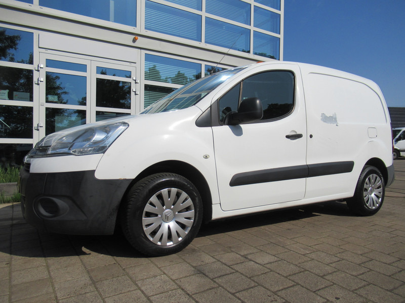 Citroën Berlingo 1.6 e-HDI 700 Club Automaat AIRCO 3-Zitpl. - فان المدمجة: صورة 3 Citroën Berlingo 1.6 e-HDI 700 Club Automaat AIRCO 3-Zitpl. - فان المدمجة: صورة 3