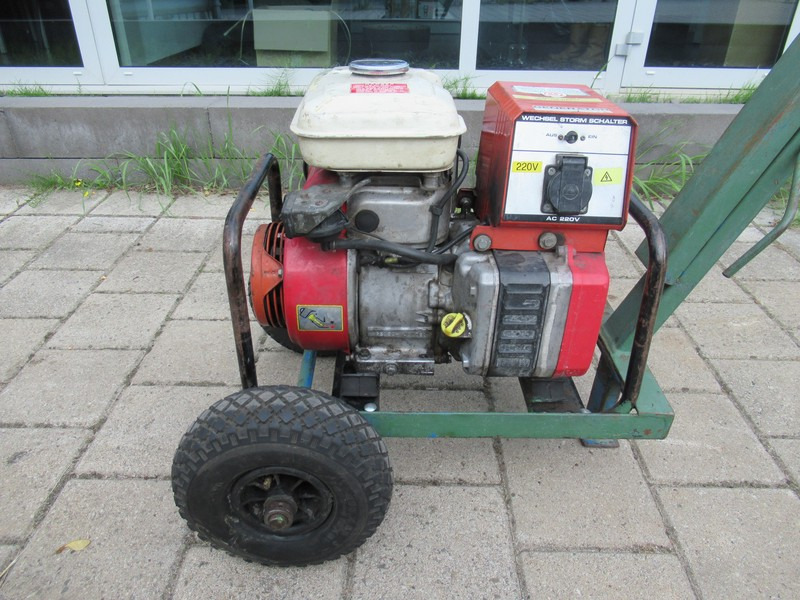 Honda Aggregaat 750 Generator 750W / 220V - مجموعة المولدات: صورة 2 Honda Aggregaat 750 Generator 750W / 220V - مجموعة المولدات: صورة 2