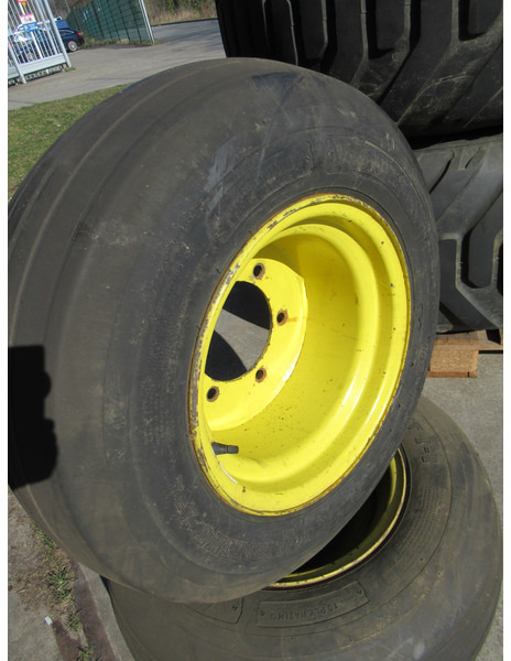 عجلات - جرار صغير John Deere 5515V NOKIAN 550/60R22.5 + Voor Banden + Velg: صورة 6