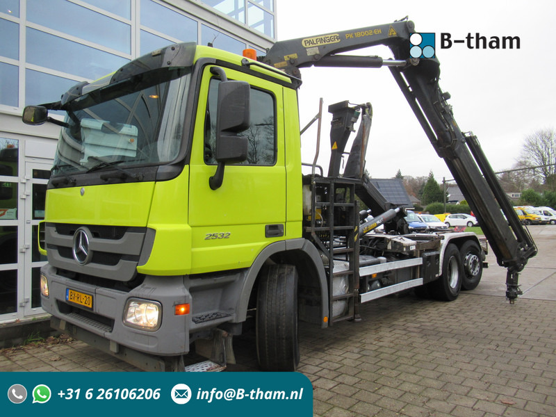 Mercedes-Benz ACTROS 2532 6x2 Palift T20 + Palfinger PK18002-EH Haak - Kraan - شاحنة ذات خطاف, شاحنة كرين: صورة 1 Mercedes-Benz ACTROS 2532 6x2 Palift T20 + Palfinger PK18002-EH Haak - Kraan - شاحنة ذات خطاف, شاحنة كرين: صورة 1