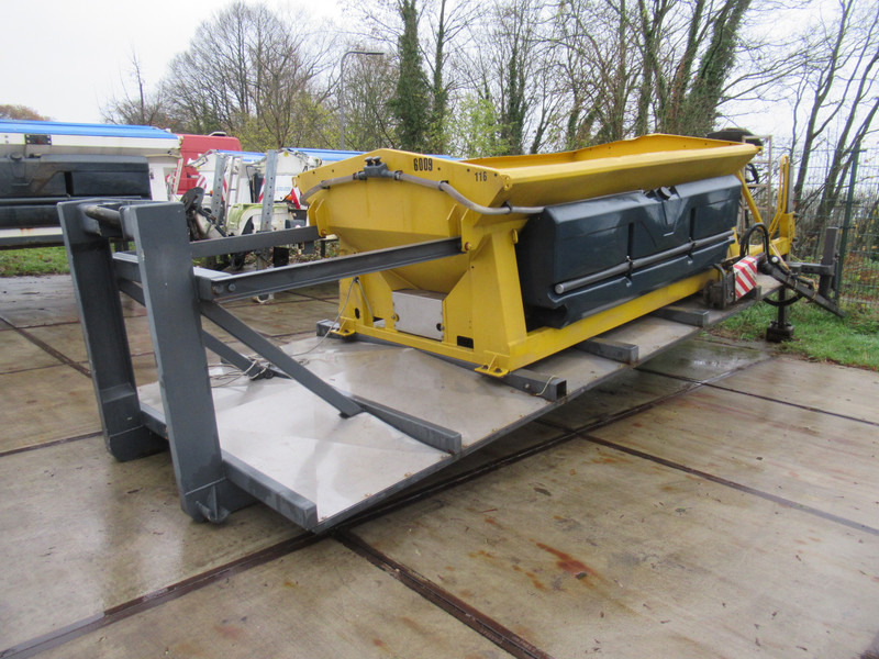 NIDO STRATOS B40-42 PALN Rotopower 4m3 + 2.200L Salzstreuer Saltspreader Zoutstrooier - مفرشة الرمل/ الملح: صورة 2 NIDO STRATOS B40-42 PALN Rotopower 4m3 + 2.200L Salzstreuer Saltspreader Zoutstrooier - مفرشة الرمل/ الملح: صورة 2