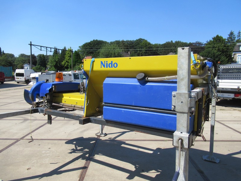 NIDO Stratos B06L-24 VCLN-350 Hydro zoutstrooier 0,6m3 + 350L - ماكينة تنظيف: صورة 4 NIDO Stratos B06L-24 VCLN-350 Hydro zoutstrooier 0,6m3 + 350L - ماكينة تنظيف: صورة 4