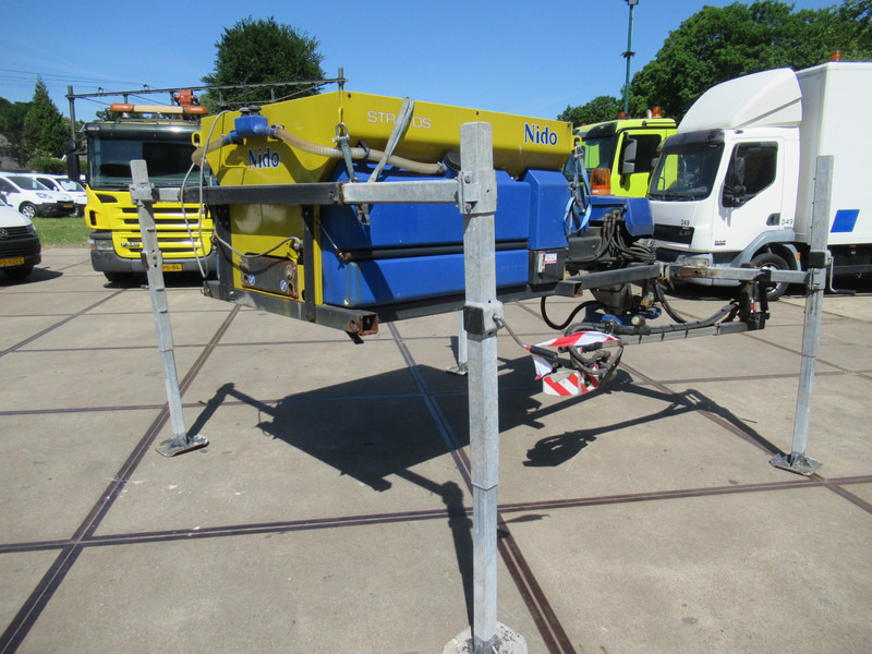 NIDO Stratos B08L-24 PCLN-350 Roto-power 0,8m3 + 350L Salzstreuer Saltspreader - مفرشة الرمل/ الملح: صورة 2 NIDO Stratos B08L-24 PCLN-350 Roto-power 0,8m3 + 350L Salzstreuer Saltspreader - مفرشة الرمل/ الملح: صورة 2
