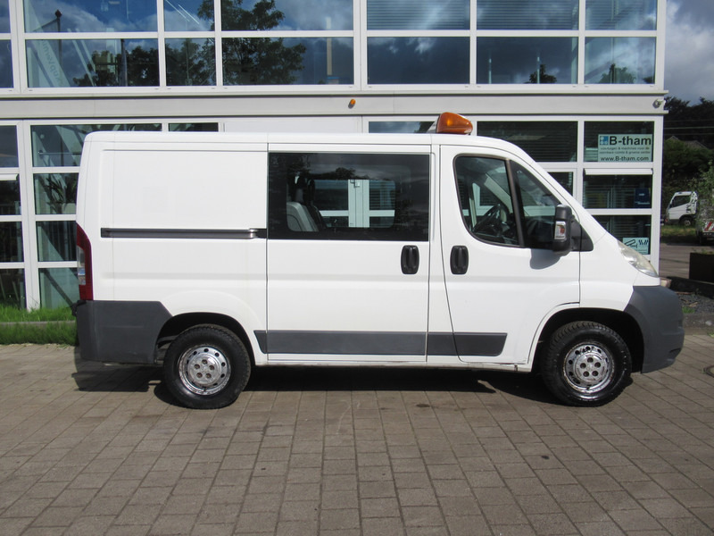 Peugeot Boxer 330 2.2 HDI L1H1 P+ Dubbelcabine DOKA airco - فان المدمجة, الشاحنات الصغيرة كابينة مزدوجة: صورة 2 Peugeot Boxer 330 2.2 HDI L1H1 P+ Dubbelcabine DOKA airco - فان المدمجة, الشاحنات الصغيرة كابينة مزدوجة: صورة 2