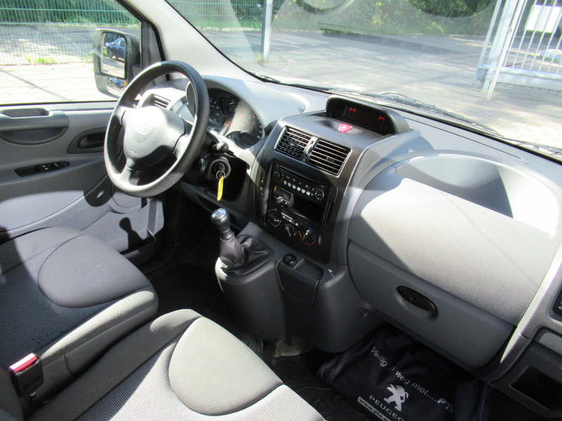 Interior photo 1: فان المدمجة Peugeot Expert 227 1.6 HDI L1H1 P+ 3-zit ! Top Staat ! AIRCO