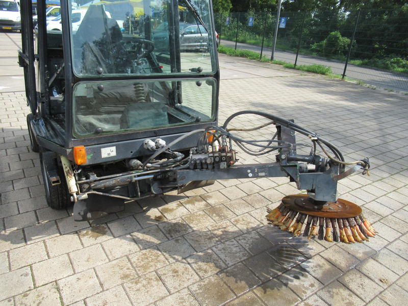 سياره كنس شوارع ROBERINE 1503 - 628 4WD Onkruidborstelmachine: صورة 11 سياره كنس شوارع ROBERINE 1503 - 628 4WD Onkruidborstelmachine: صورة 11