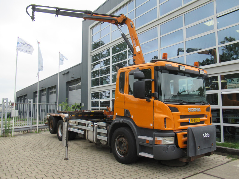 Scania P 320 B 6x2*4 + HMF 835 + HYVA Haakarm - شاحنة ذات خطاف, شاحنة كرين: صورة 2 Scania P 320 B 6x2*4 + HMF 835 + HYVA Haakarm - شاحنة ذات خطاف, شاحنة كرين: صورة 2