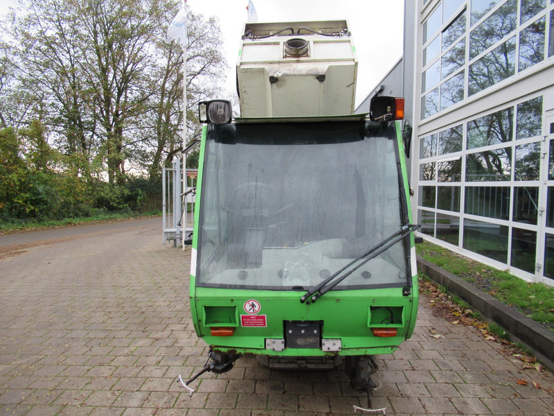 TENNANT HMF 214 Veegmachine, DEFECT / FOR PARTS - سياره كنس شوارع: صورة 3 TENNANT HMF 214 Veegmachine, DEFECT / FOR PARTS - سياره كنس شوارع: صورة 3