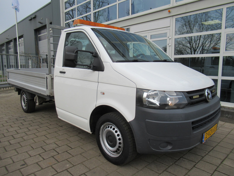 Volkswagen Transporter T5 2.0 TDI 62KW L2H1 Pick-Up Open laadbak - شاحنة مفتوحة: صورة 5 Volkswagen Transporter T5 2.0 TDI 62KW L2H1 Pick-Up Open laadbak - شاحنة مفتوحة: صورة 5