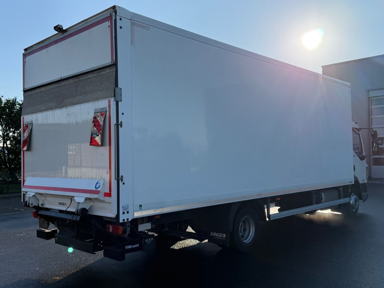 DAF LF 12.230 FA Koffer, Lbw, Ahk., 7.3m, E6, TOP - شاحنة مقفلة: صورة 4 DAF LF 12.230 FA Koffer, Lbw, Ahk., 7.3m, E6, TOP - شاحنة مقفلة: صورة 4