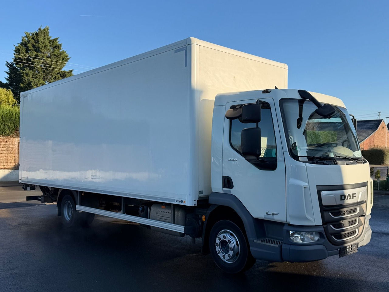 DAF LF 12.230 FA Koffer, Lbw, Ahk., 7.3m, E6, TOP - شاحنة مقفلة: صورة 3 DAF LF 12.230 FA Koffer, Lbw, Ahk., 7.3m, E6, TOP - شاحنة مقفلة: صورة 3