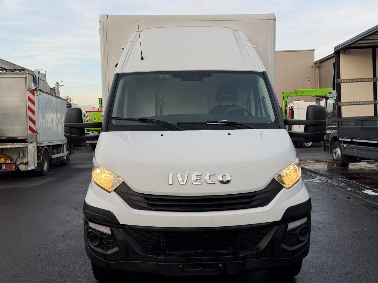 Iveco 70C18 HiMatic, Klima, Luftfederung, Lbw 5x units - شاحنة مغلقة الصندوق: صورة 3 Iveco 70C18 HiMatic, Klima, Luftfederung, Lbw 5x units - شاحنة مغلقة الصندوق: صورة 3