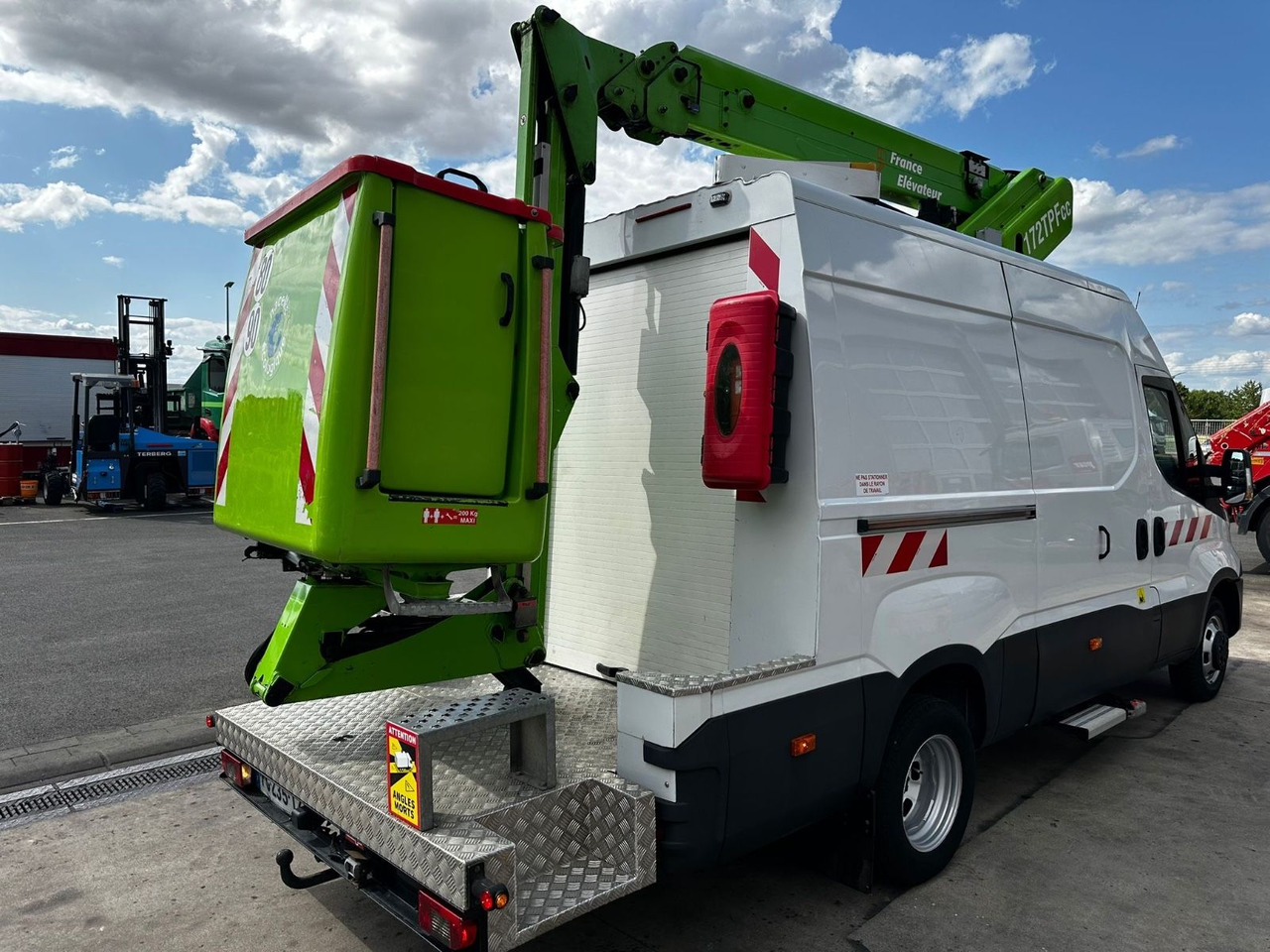 Iveco Daily 50C18 Hi-Matic/17m/Euro6/2-Punkt - منصة تلسكوبية محمولة على شاحنة: صورة 5 Iveco Daily 50C18 Hi-Matic/17m/Euro6/2-Punkt - منصة تلسكوبية محمولة على شاحنة: صورة 5