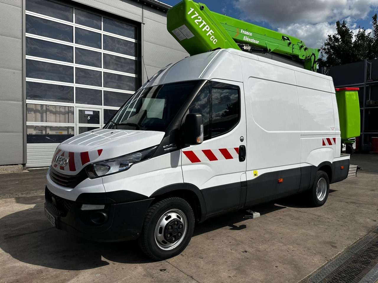 Iveco Daily 50C18 Hi-Matic/17m/Euro6/2-Punkt - منصة تلسكوبية محمولة على شاحنة: صورة 1 Iveco Daily 50C18 Hi-Matic/17m/Euro6/2-Punkt - منصة تلسكوبية محمولة على شاحنة: صورة 1