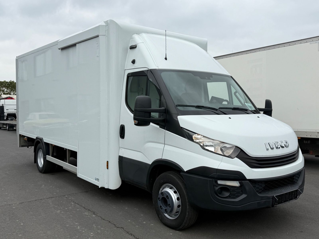 Iveco Daily 70C18 HiMatic / Luft/ Lbw./ Klima/ E6/ Top - شاحنة مغلقة الصندوق: صورة 1 Iveco Daily 70C18 HiMatic / Luft/ Lbw./ Klima/ E6/ Top - شاحنة مغلقة الصندوق: صورة 1