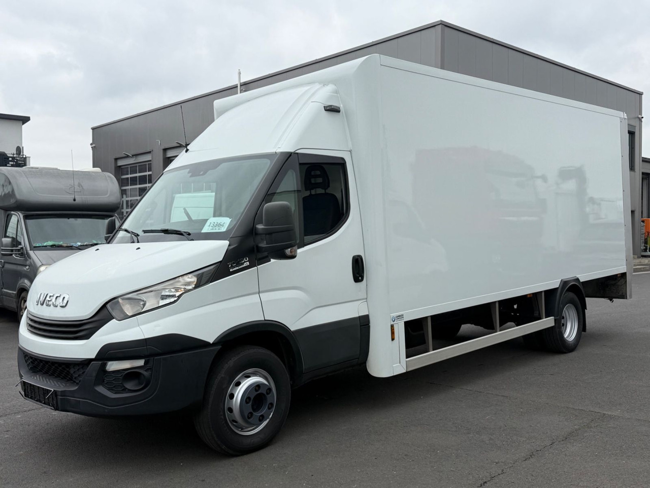 Iveco Daily 70C18 HiMatic / Luft/ Lbw./ Klima/ E6/ Top - شاحنة مغلقة الصندوق: صورة 2 Iveco Daily 70C18 HiMatic / Luft/ Lbw./ Klima/ E6/ Top - شاحنة مغلقة الصندوق: صورة 2