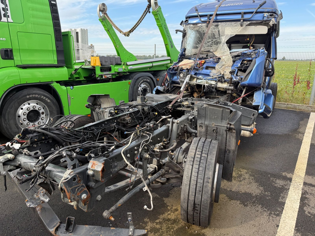 Iveco Eurocargo 110EL250 Unfallchassis - شاحنة نقل سيارات شاحنة: صورة 1 Iveco Eurocargo 110EL250 Unfallchassis - شاحنة نقل سيارات شاحنة: صورة 1