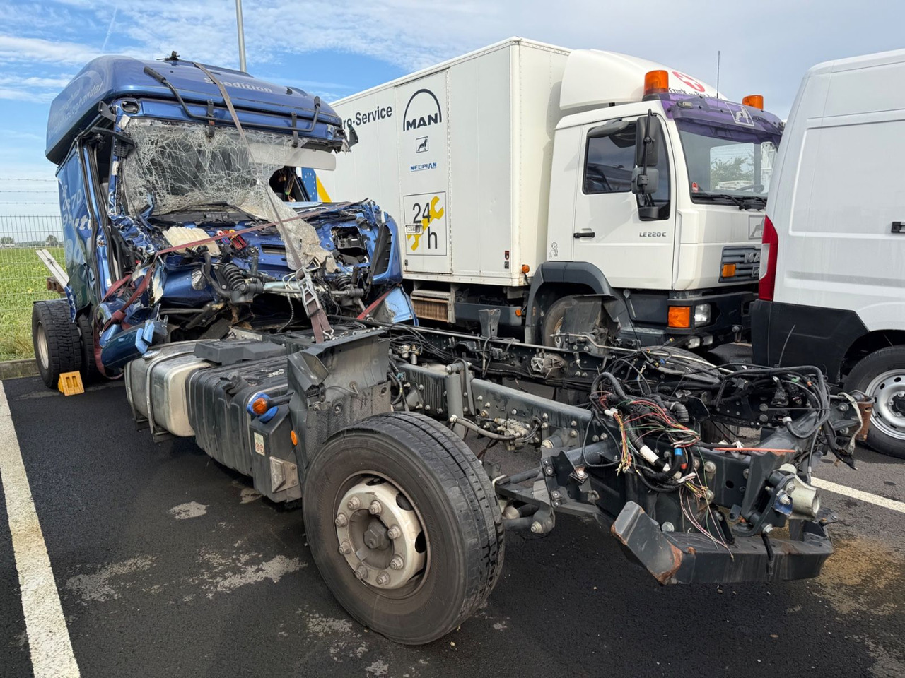 Iveco Eurocargo 110EL250 Unfallchassis - شاحنة نقل سيارات شاحنة: صورة 2 Iveco Eurocargo 110EL250 Unfallchassis - شاحنة نقل سيارات شاحنة: صورة 2