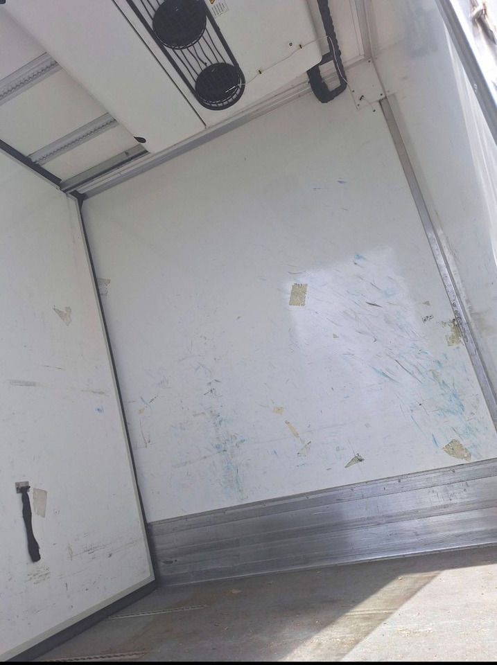 Iveco POLEN! 120E19CF T1000R Spectrum - شاحنة الفريزر: صورة 5 Iveco POLEN! 120E19CF T1000R Spectrum - شاحنة الفريزر: صورة 5