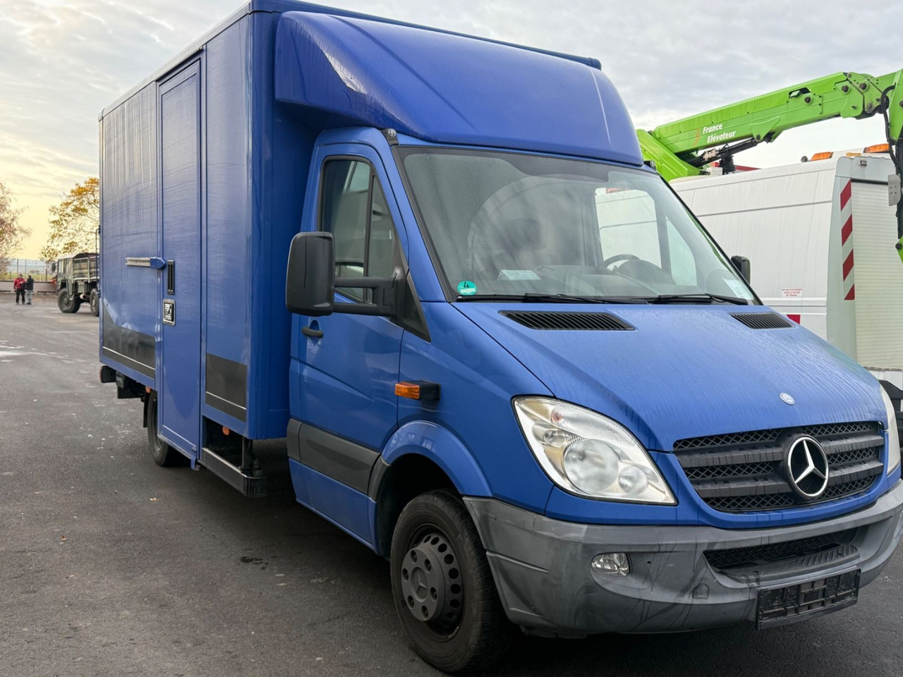 Mercedes-Benz Sprinter II 513 cdi Koffer, Lbw, Ahk, Winde - شاحنة مغلقة الصندوق: صورة 3 Mercedes-Benz Sprinter II 513 cdi Koffer, Lbw, Ahk, Winde - شاحنة مغلقة الصندوق: صورة 3