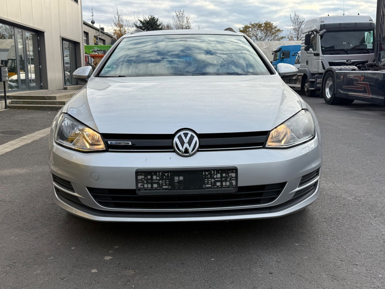 Volkswagen Golf 7 1.6tdi Variant Trendline Klima, Shz - سيارة ستيشن: صورة 2 Volkswagen Golf 7 1.6tdi Variant Trendline Klima, Shz - سيارة ستيشن: صورة 2