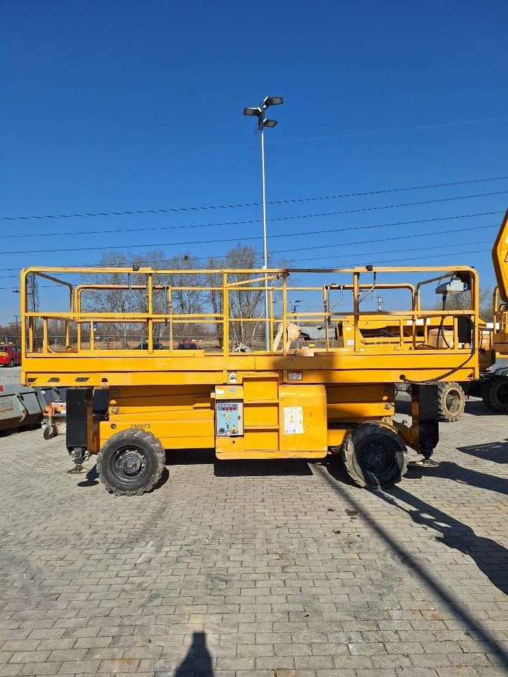 Haulotte H 12 SXL - رافعة هيدروليكية مقصية: صورة 3 Haulotte H 12 SXL - رافعة هيدروليكية مقصية: صورة 3
