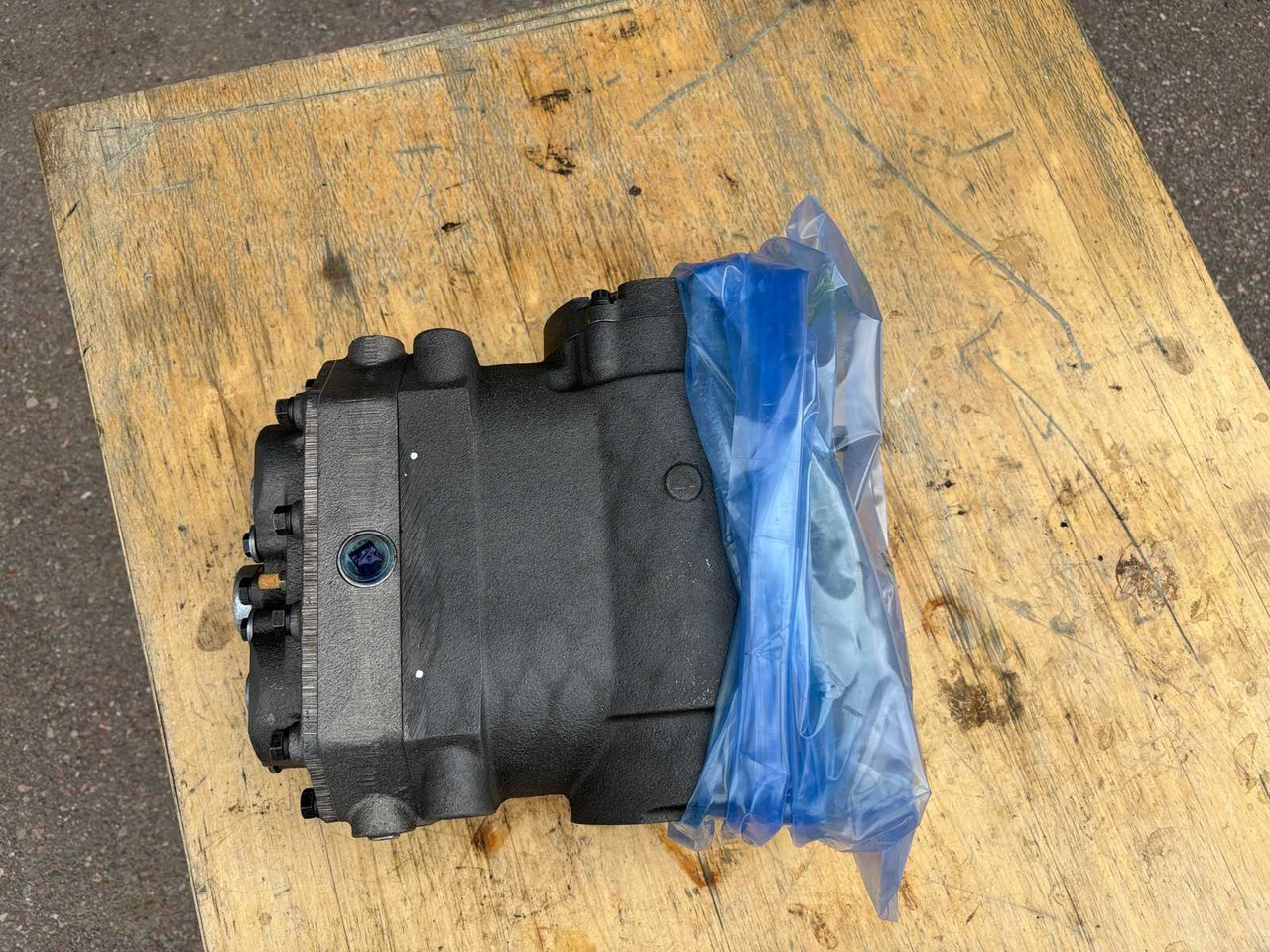 Air Dryer Compressor Cummins ST-676 - كابح هوائي - شاحنة: صورة 5 Air Dryer Compressor Cummins ST-676 - كابح هوائي - شاحنة: صورة 5