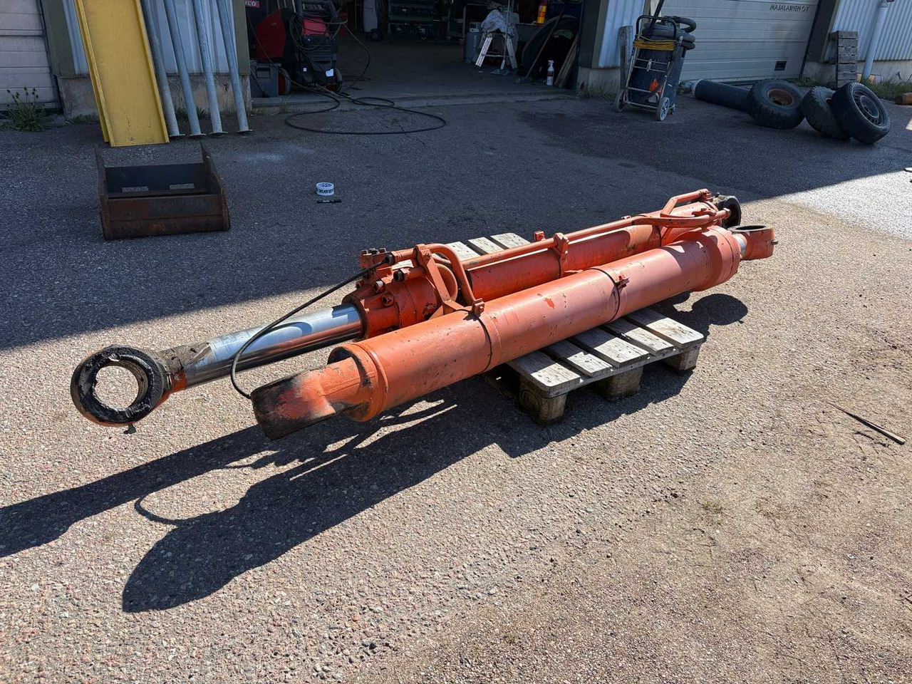 Hitachi ZX650 LHC Boom Cylinders 2 pcs - اسطوانة هيدروليكية: صورة 1 Hitachi ZX650 LHC Boom Cylinders 2 pcs - اسطوانة هيدروليكية: صورة 1