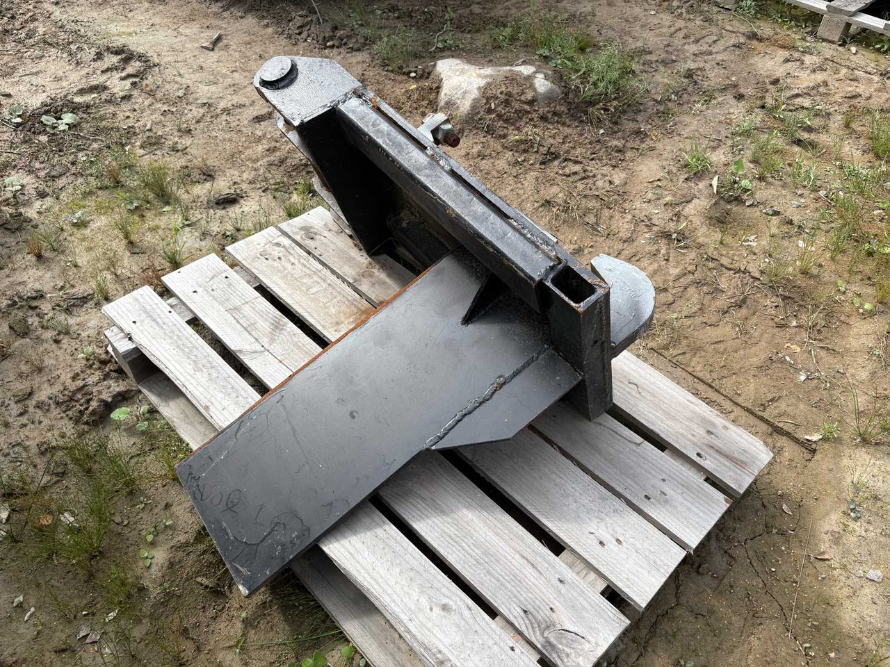 Log splitter for excavator - معدات البناء: صورة 1 Log splitter for excavator - معدات البناء: صورة 1